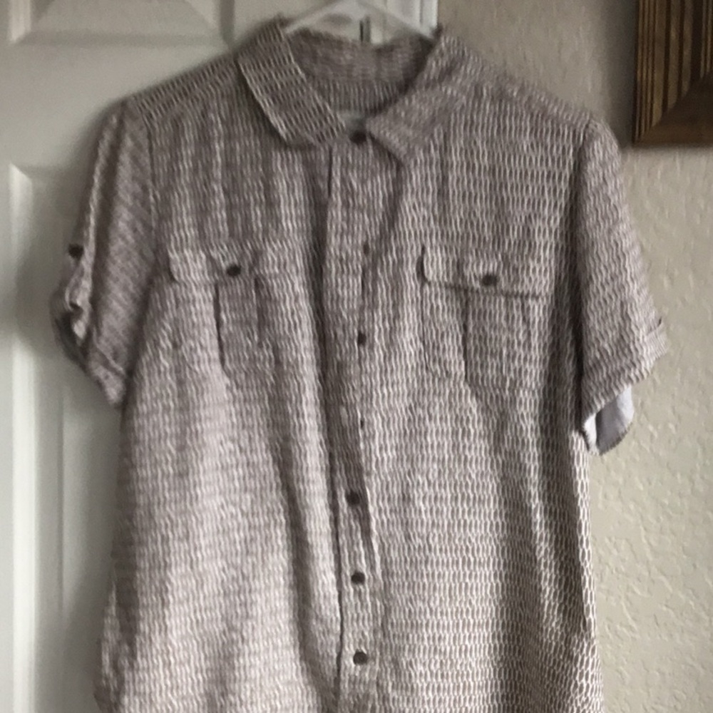 Linen button down, in classic natural print.